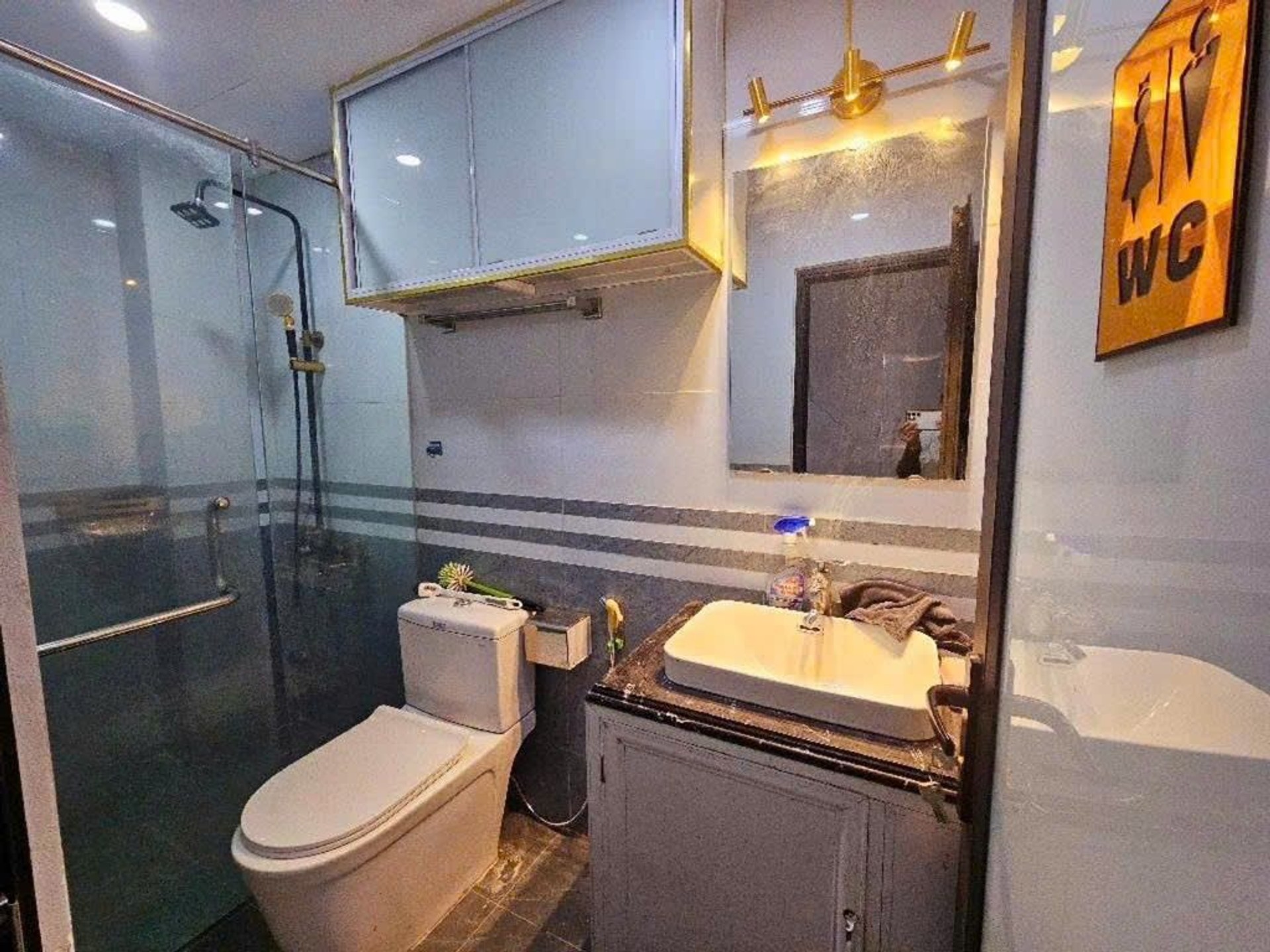 Bán nhà Trương Định - diện tích 21m2 4 tầng - Mặt ngõ thông, kinh doanh - giá 6,39 tỷ