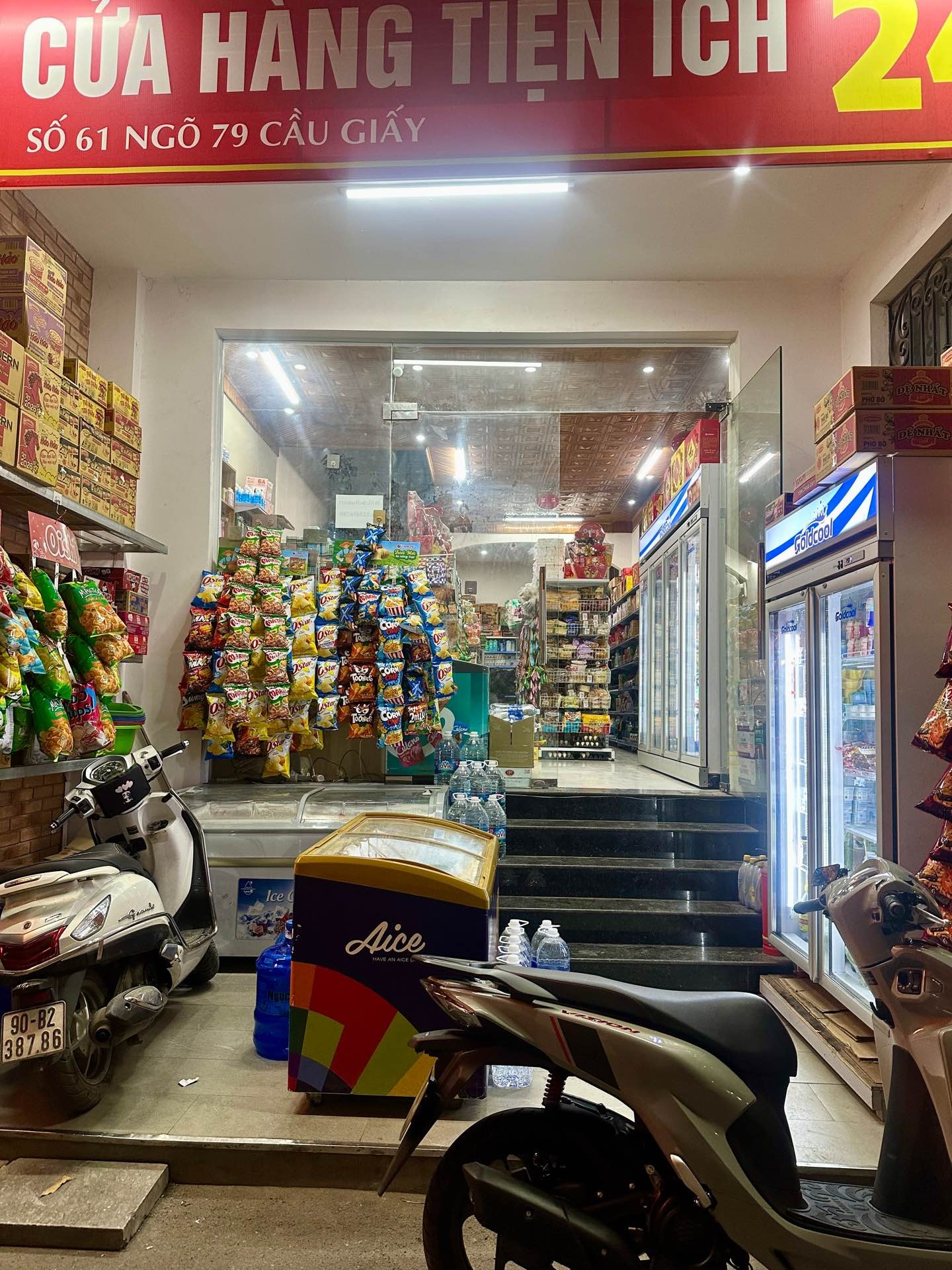 Bán nhà Cầu Giấy - diện tích 73m2 6 tầng - Lô góc 3 mặt thoáng - giá 29,5 tỷ