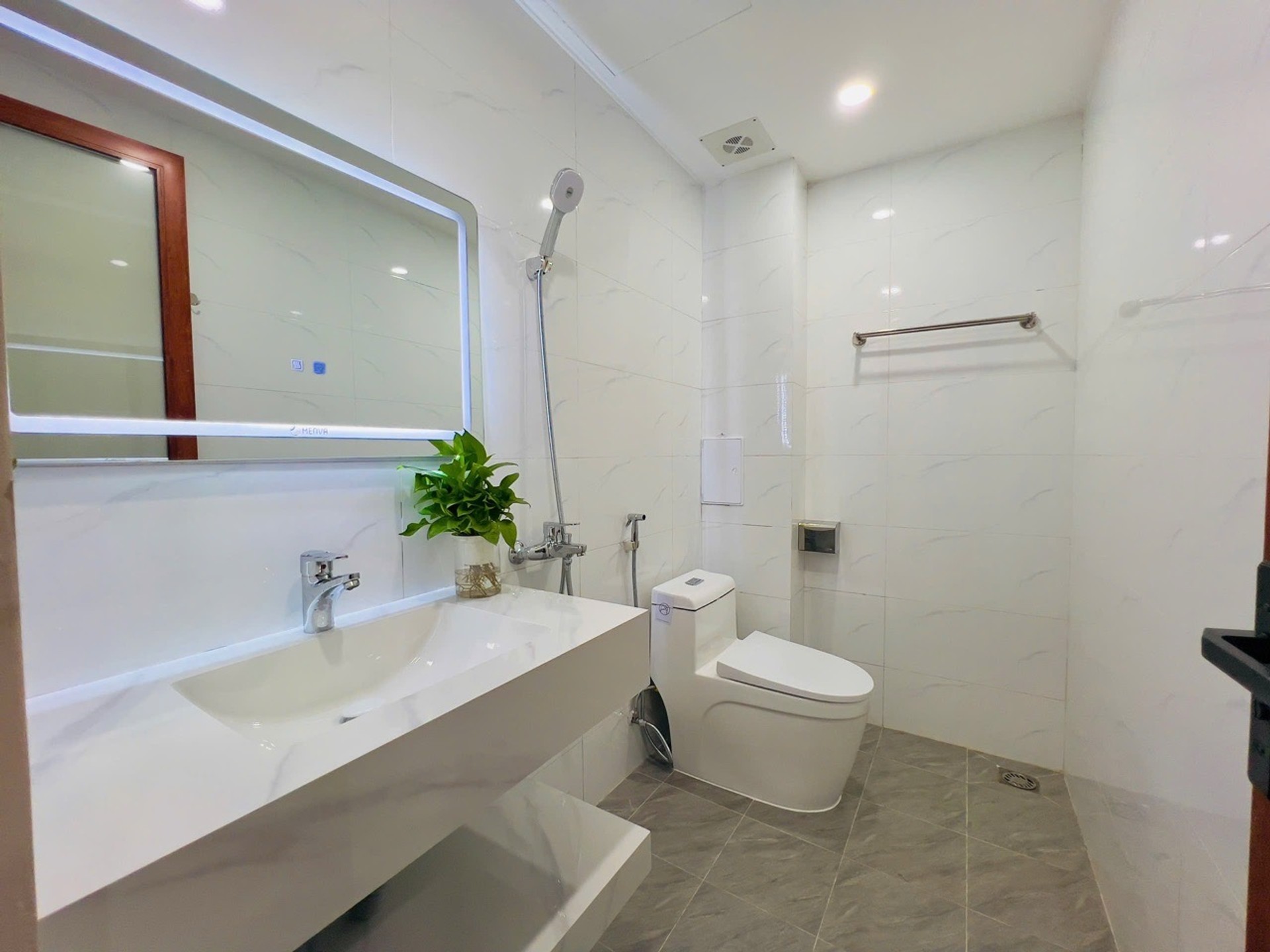 Bán nhà Vương Thừa Vũ - diện tích 65m2 8 tầng - Nhà mặt phố ô tô tránh, kinh doanh đỉnh cao - giá 30 tỷ