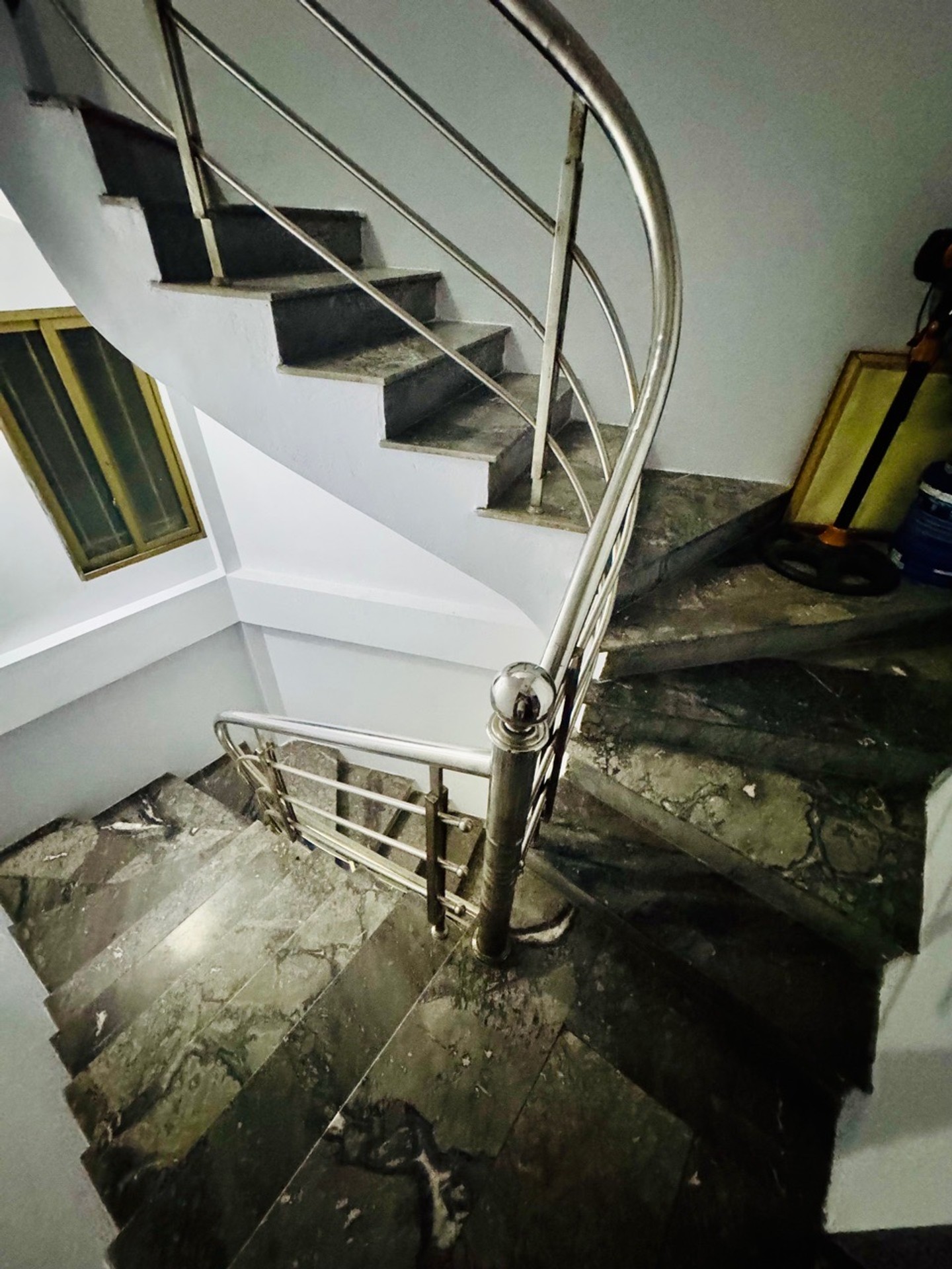 Bán nhà Giải Phóng - diện tích 55m2 5 tầng - Ô tô đỗ cổng - giá 13,5 tỷ