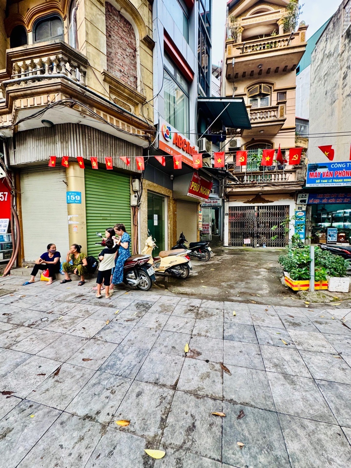 Bán nhà Giải Phóng - diện tích 55m2 5 tầng - Ô tô đỗ cổng - giá 13,5 tỷ