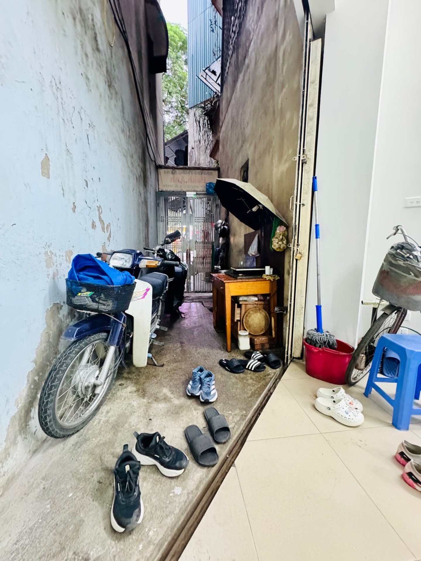 Bán nhà Giải Phóng - diện tích 55m2 5 tầng - Ô tô đỗ cổng - giá 13,5 tỷ