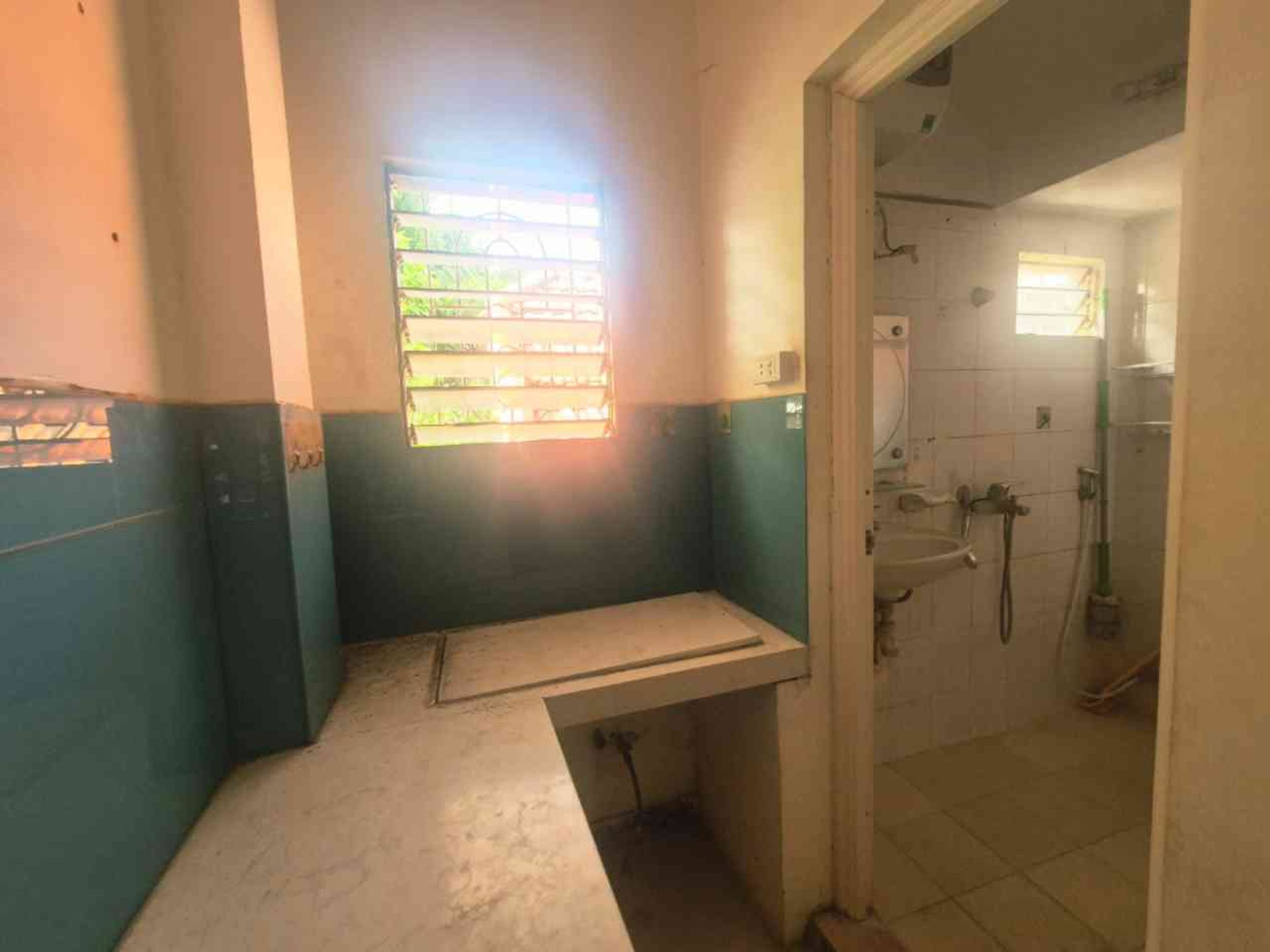 Bán nhà Kim Ngưu - diện tích 48m2 4 tầng - Vị trí đẹp, ô tô tránh - giá 9 tỷ