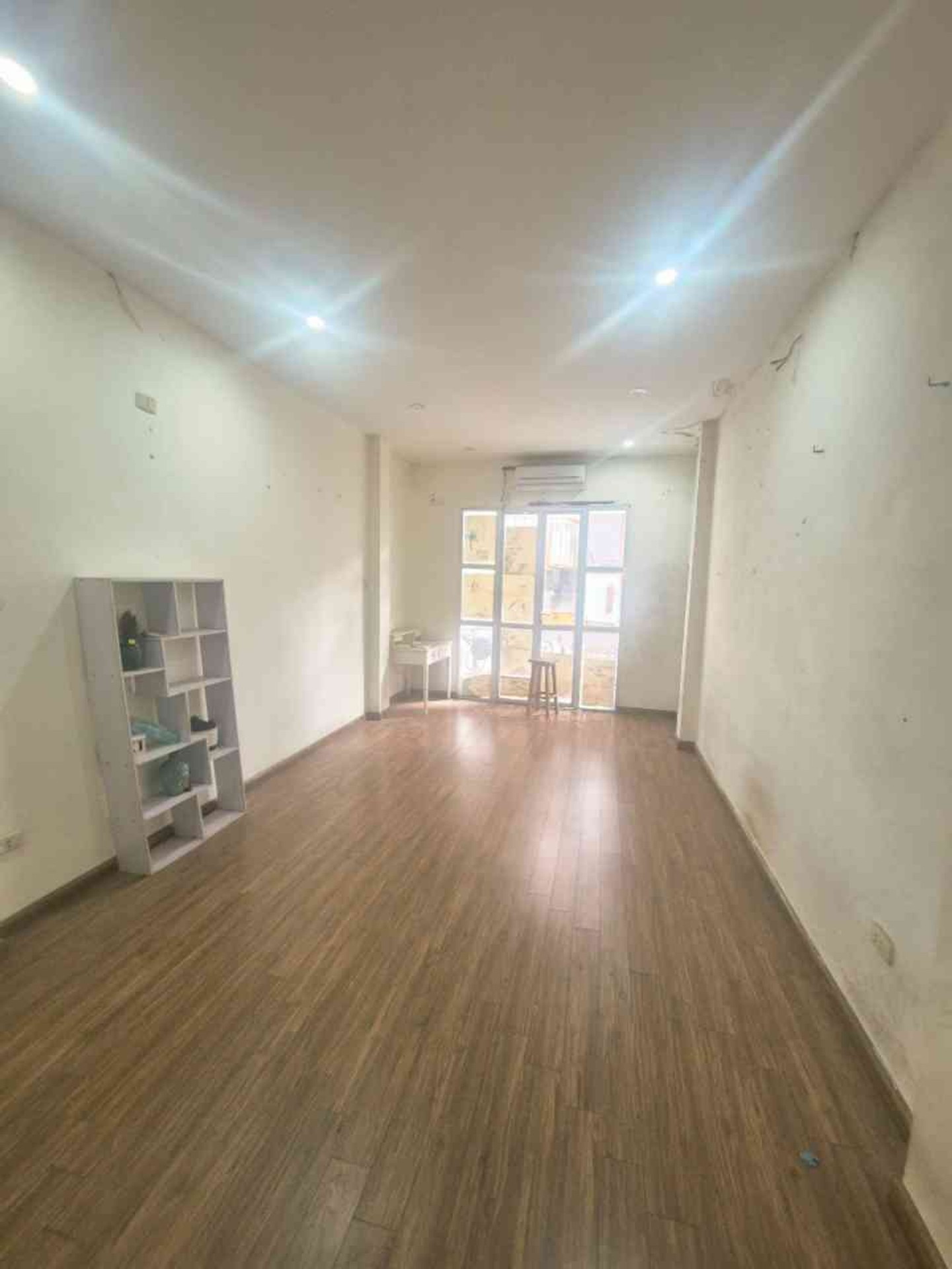 Bán nhà Kim Ngưu - diện tích 48m2 4 tầng - Vị trí đẹp, ô tô tránh - giá 9 tỷ