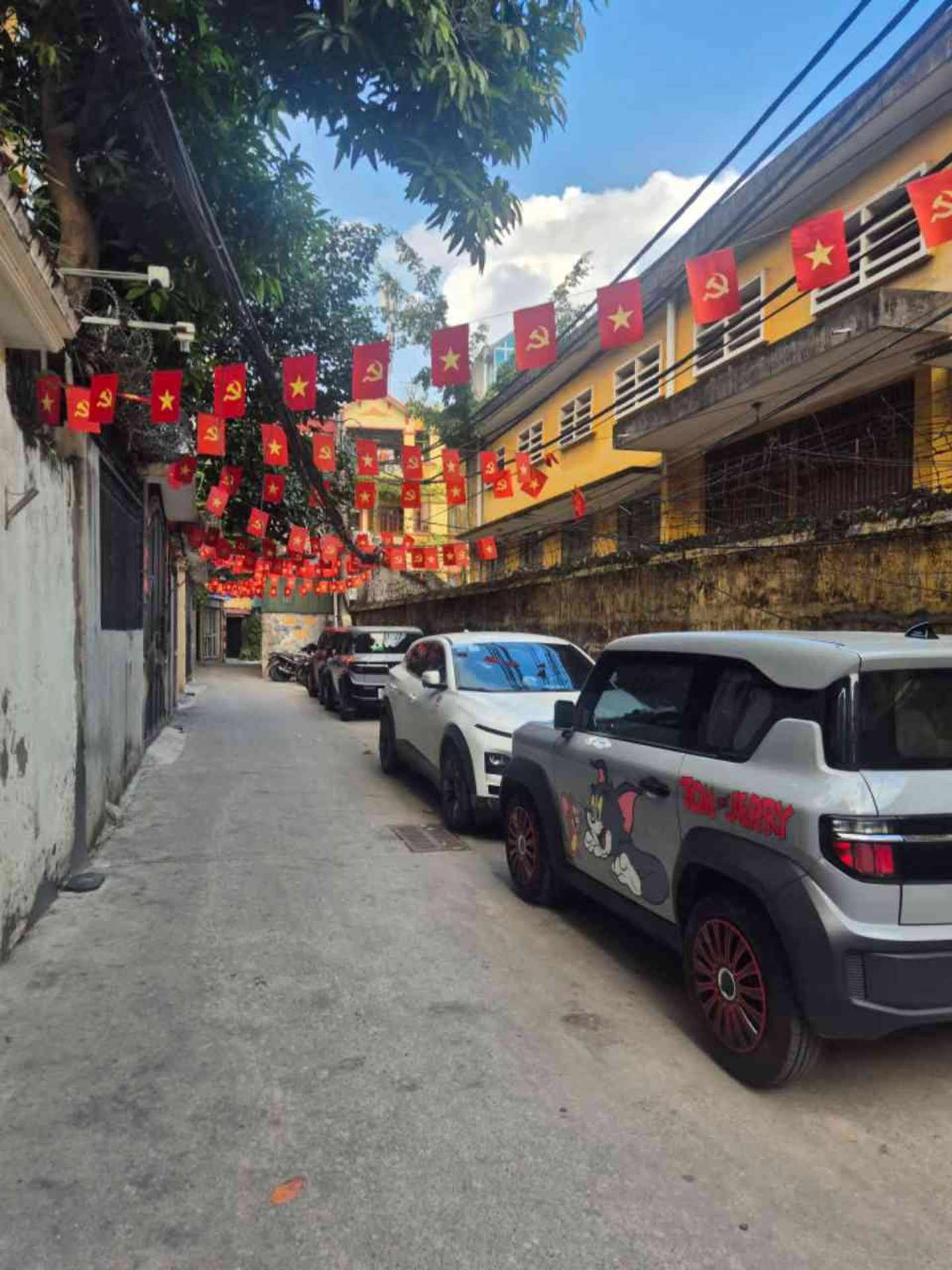 Bán nhà Kim Ngưu - diện tích 48m2 4 tầng - Vị trí đẹp, ô tô tránh - giá 9 tỷ