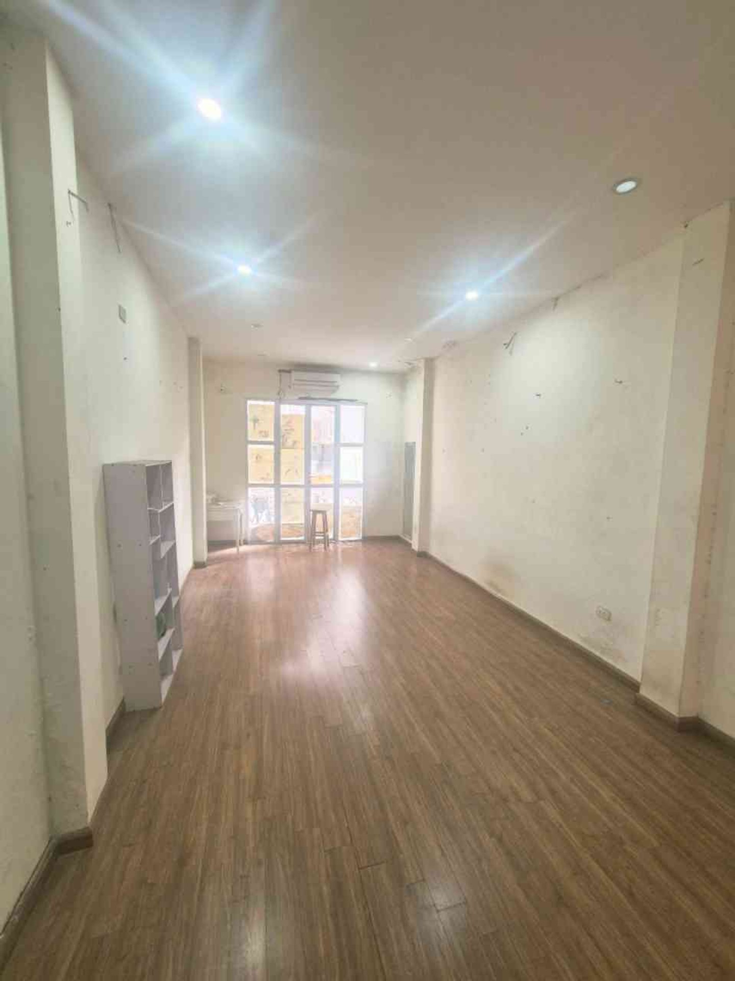 Bán nhà Kim Ngưu - diện tích 48m2 4 tầng - Vị trí đẹp, ô tô tránh - giá 9 tỷ