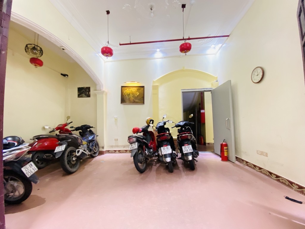 Bán nhà Kim Giang - diện tích 86m2 5 tầng - Lô góc, 2 mặt thoáng - giá 17,9 tỷ