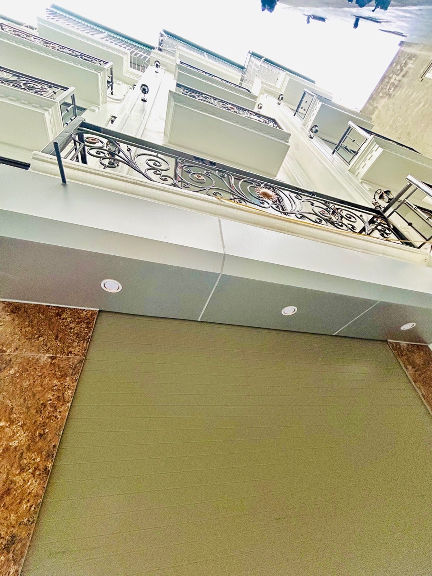 Bán nhà Nguyễn Khoái - diện tích 30m2 5 tầng - gần ô tô - giá 5,2 tỷ