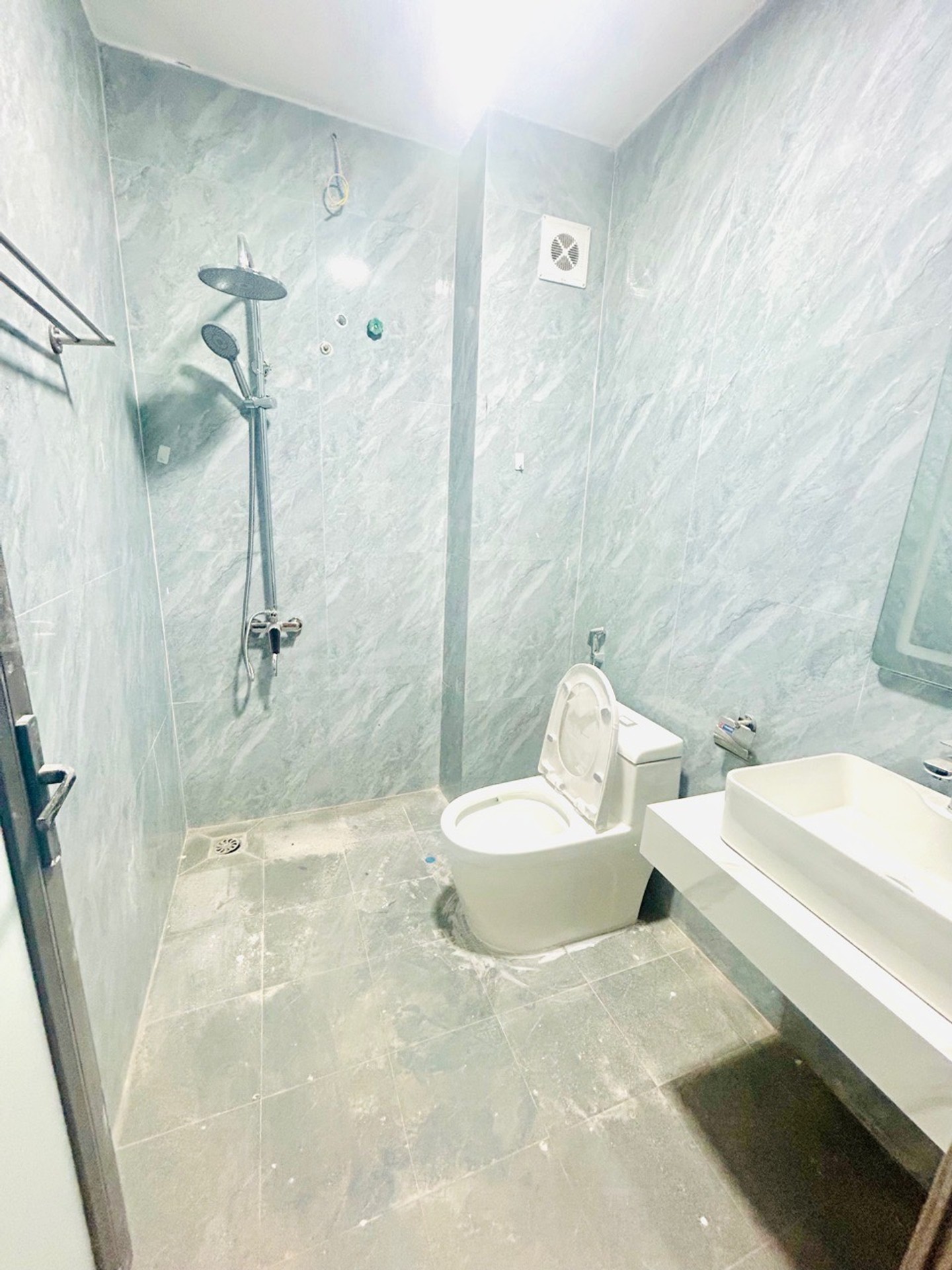 Bán nhà Nguyễn Khoái - diện tích 30m2 5 tầng - gần ô tô - giá 5,2 tỷ