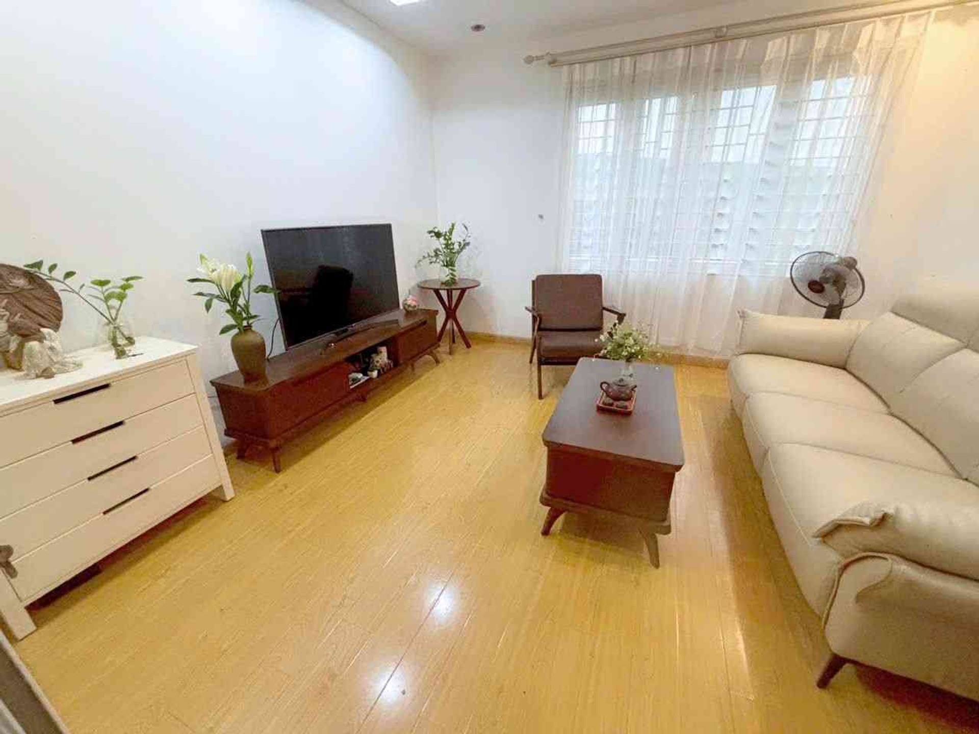 Bán nhà Bằng B - diện tích 37m2 4 tầng - gần ô tô - giá 9 tỷ