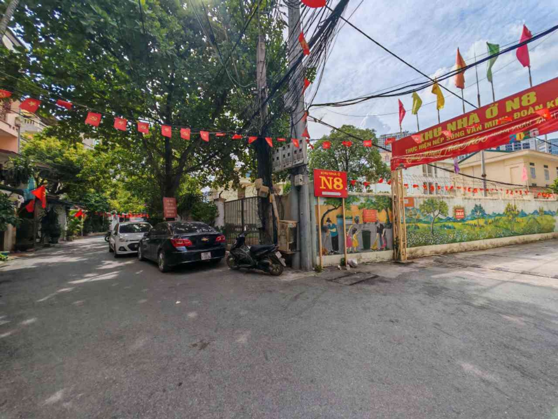 Bán nhà Vũ Hữu - diện tích 120m2 1 tầng - ô tô đỗ cửa - giá 4,9 tỷ