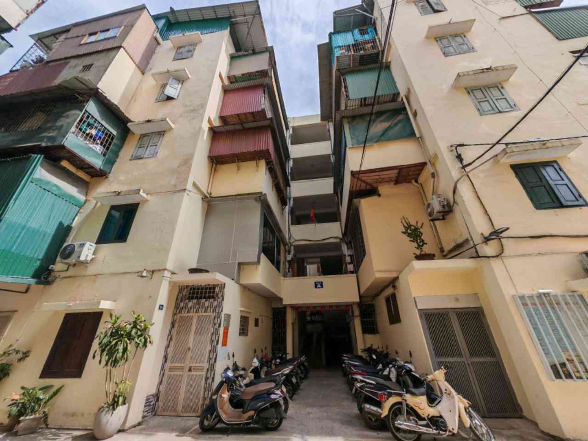 Bán nhà Vũ Hữu - diện tích 120m2 1 tầng - ô tô đỗ cửa - giá 4,9 tỷ