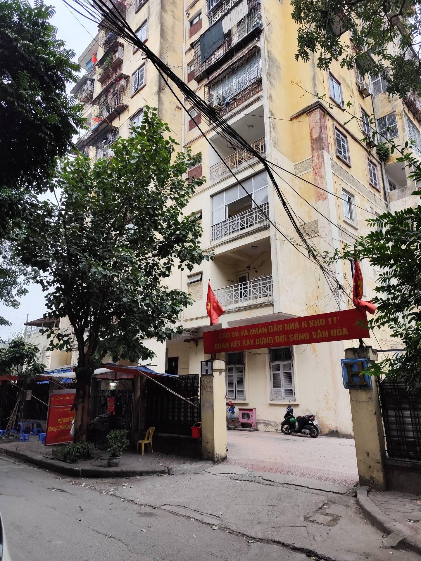 Bán nhà Tân Mai - diện tích 66m2 9 tầng - Nhà có chốt công an giao thông - giá 5,3 tỷ