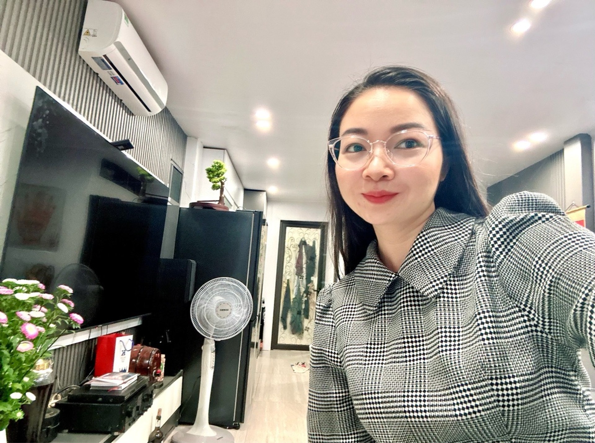Bán nhà Quỳnh Mai - diện tích 60m2 1 tầng - Ô TÔ ĐỖ TRƯỚC NHÀ - giá 2,5 tỷ