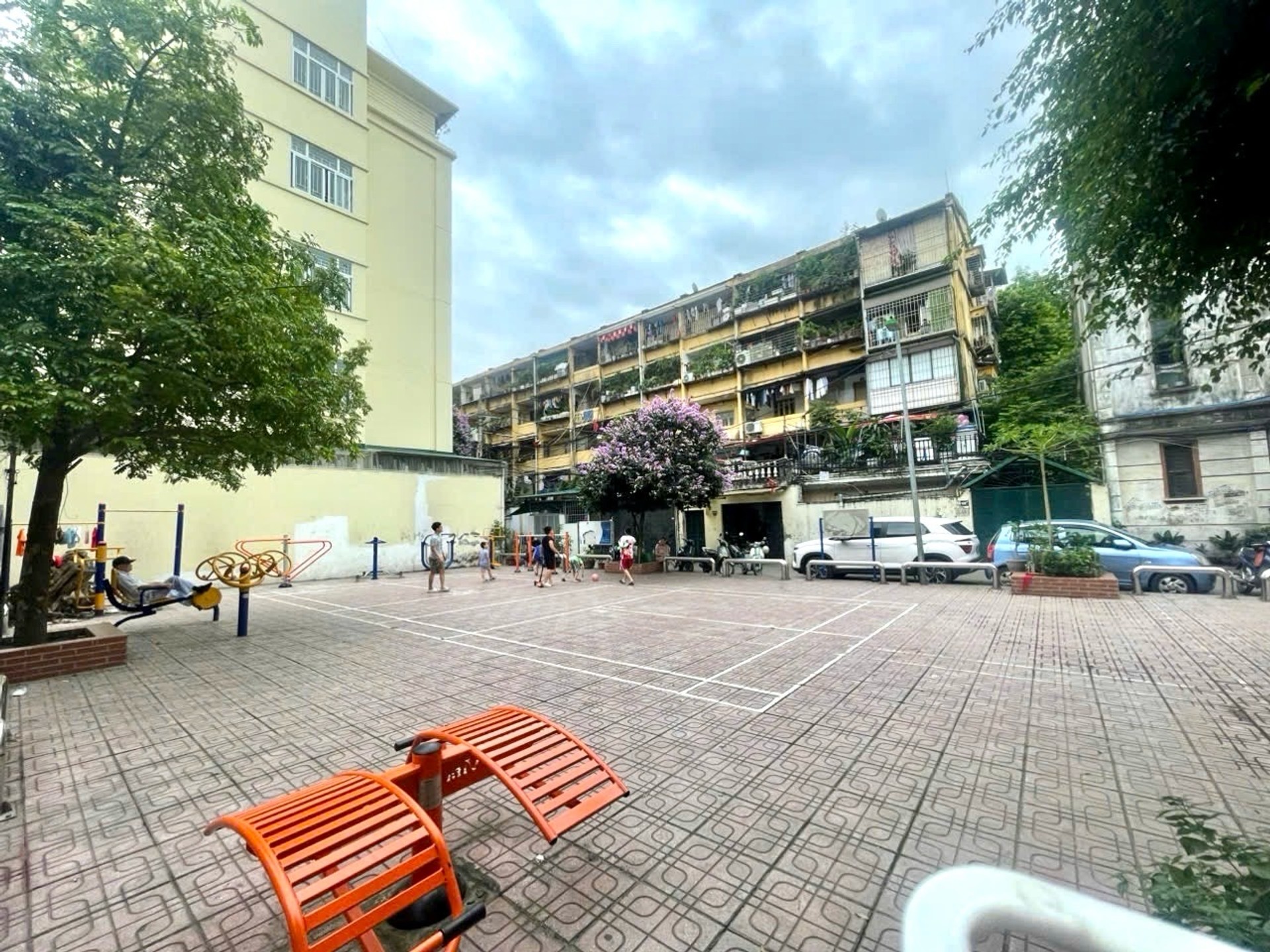 Bán nhà Quỳnh Mai - diện tích 60m2 1 tầng - Ô TÔ ĐỖ TRƯỚC NHÀ - giá 2,5 tỷ