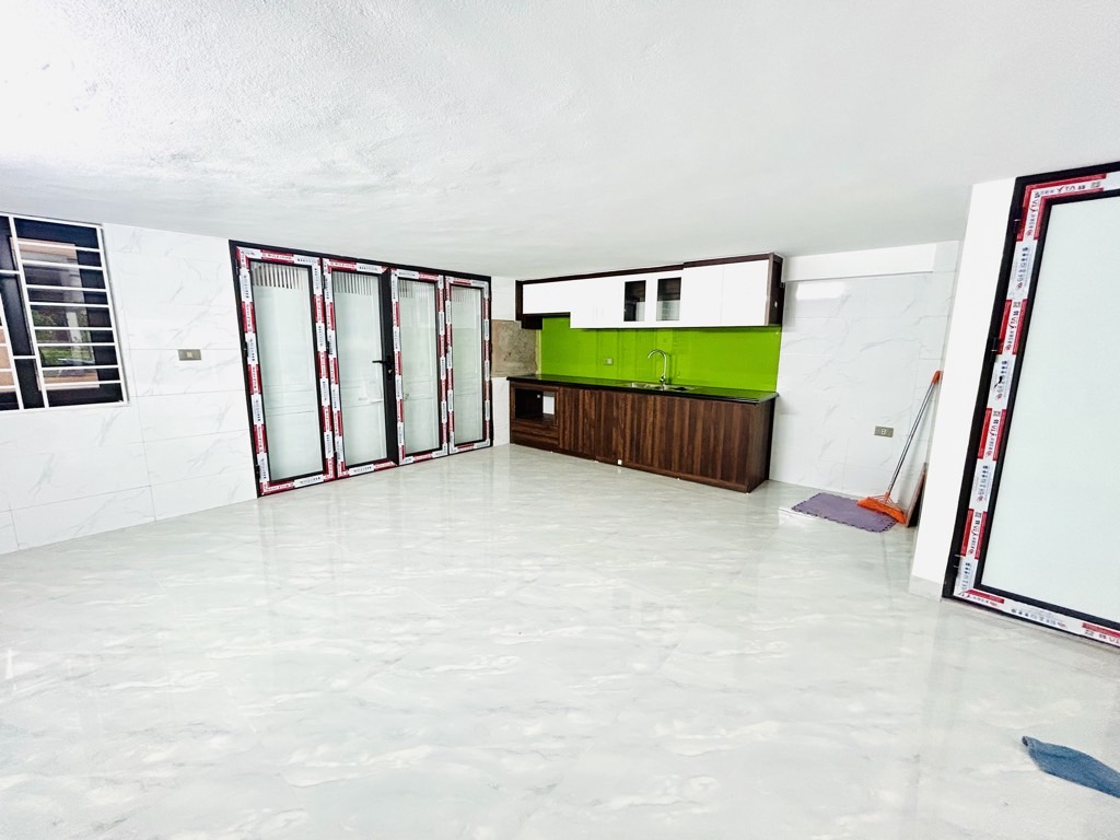 Bán nhà Yên Sở - diện tích 63m2 5 tầng - Ô TÔ - VIEW ĐẸP - giá 24,2 tỷ