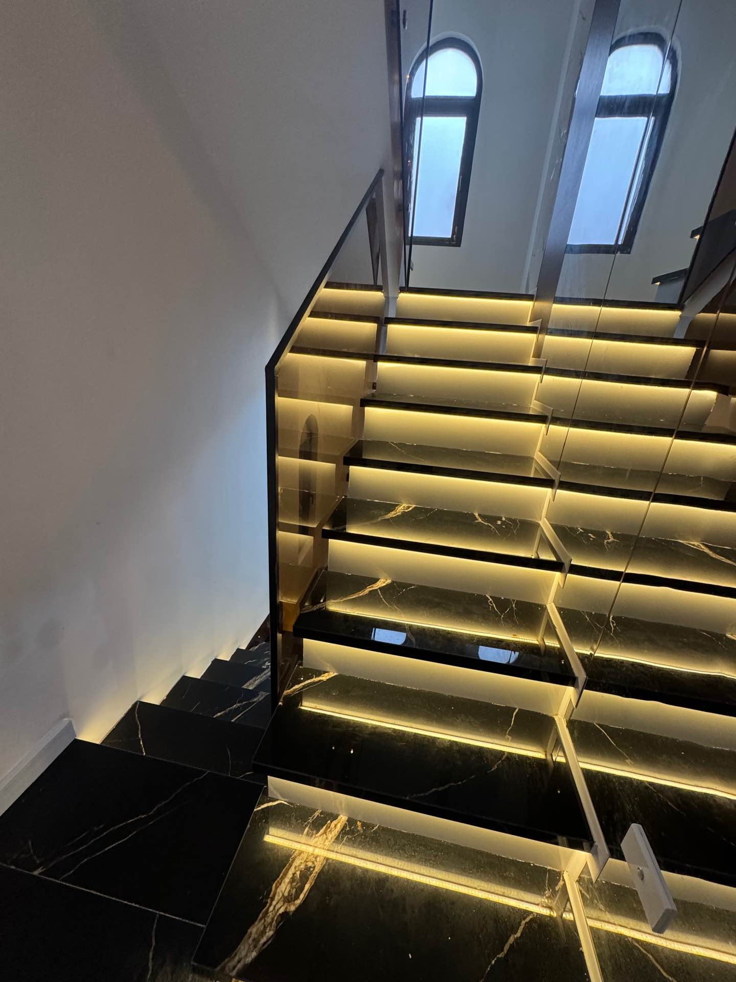 Bán nhà Tương Mai - diện tích 174m2 3 tầng - Chỉ có 1 mặt tiền - giá 65 tỷ