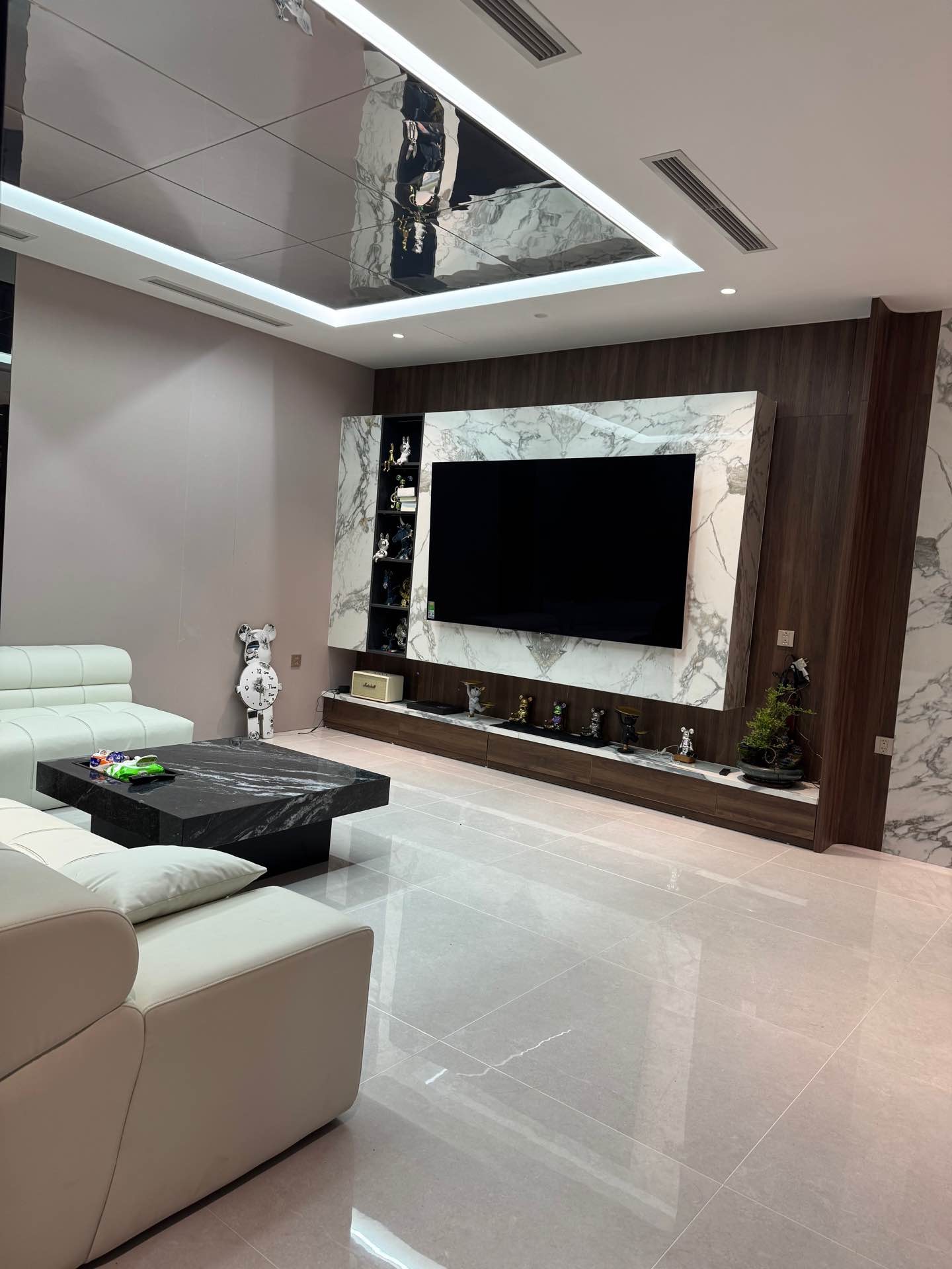 Bán nhà Tương Mai - diện tích 174m2 3 tầng - Chỉ có 1 mặt tiền - giá 65 tỷ