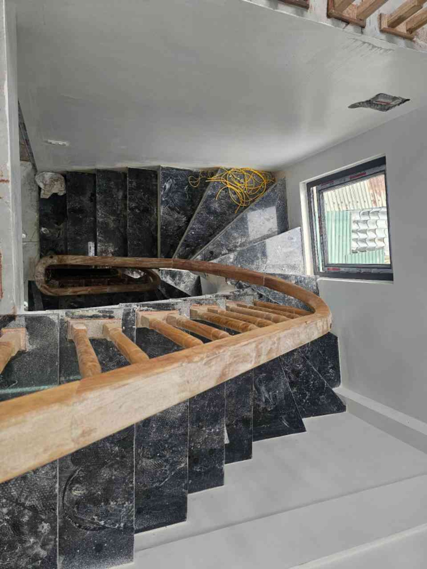 Bán nhà Nguyễn Khoái - diện tích 30m2 5 tầng - Nhà mới xây - giá 6,1 tỷ