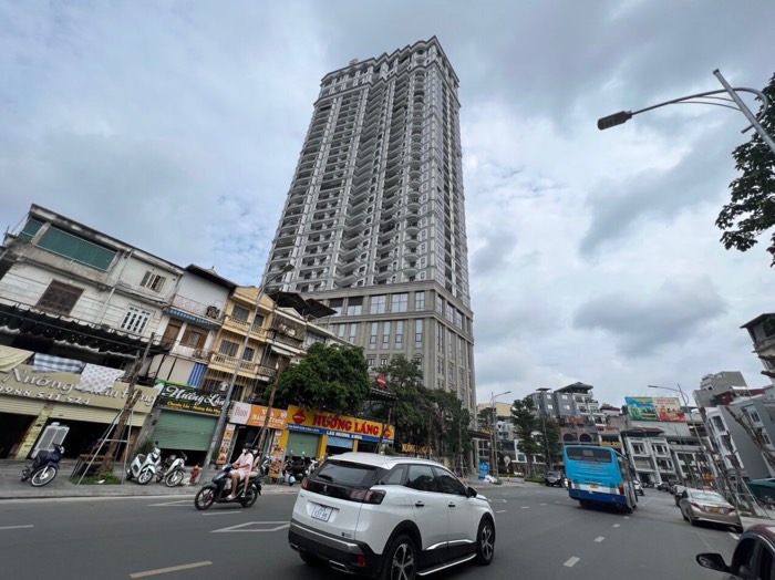 Bán nhà Huỳnh Thúc Kháng - diện tích 75m2 4 tầng - Nhà cũ xác định bán vị trí, mặt phố mới mở - giá 47 tỷ