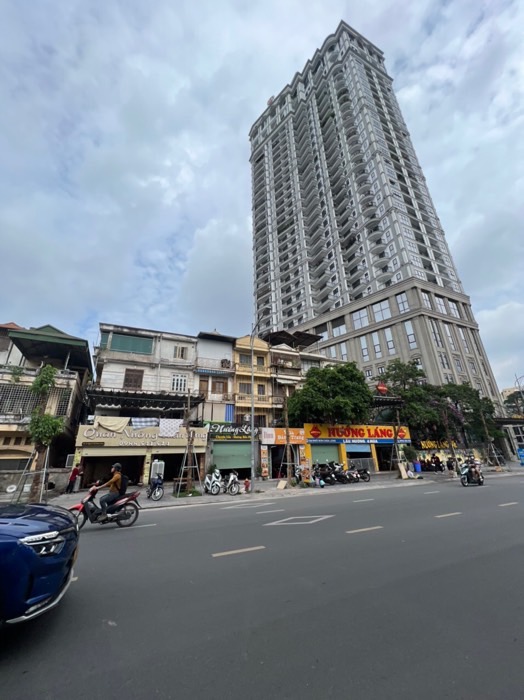 Bán nhà Huỳnh Thúc Kháng - diện tích 75m2 4 tầng - Nhà cũ xác định bán vị trí, mặt phố mới mở - giá 47 tỷ