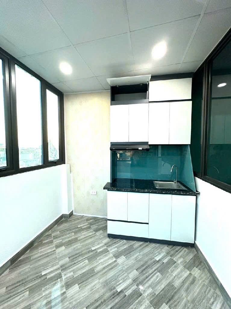 Bán nhà Ngọc Hồi - diện tích 67m2 6 tầng - ô tô đỗ cửa - giá 14,5 tỷ