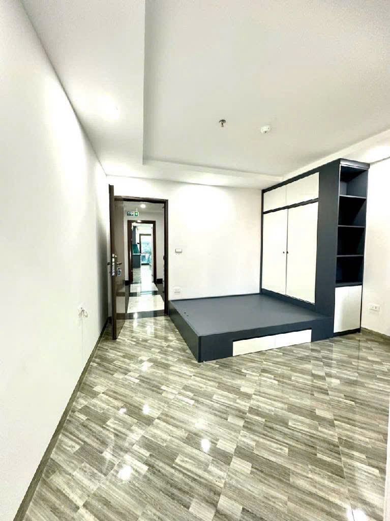 Bán nhà Ngọc Hồi - diện tích 67m2 6 tầng - ô tô đỗ cửa - giá 14,5 tỷ
