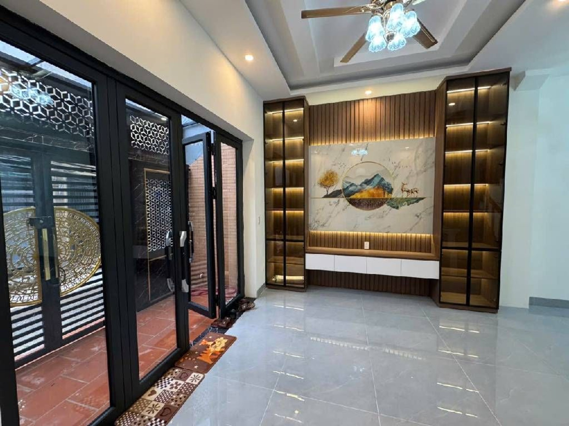 Bán nhà Trương Định - diện tích 57m2 5 tầng - Ô TÔ 7 CHỖ VÀO NHÀ - giá 14,6 tỷ