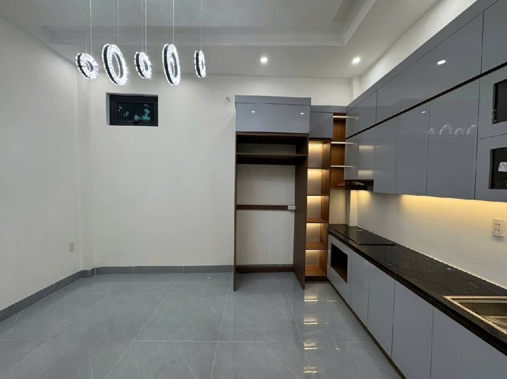 Bán nhà Trương Định - diện tích 57m2 5 tầng - Ô TÔ 7 CHỖ VÀO NHÀ - giá 14,6 tỷ