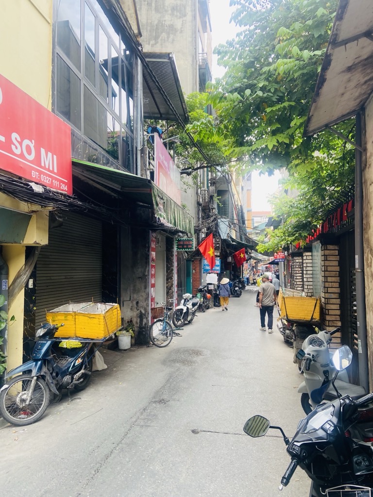 Bán nhà Định Công - diện tích 73m2 3 tầng - Ô TÔ - giá 18,8 tỷ