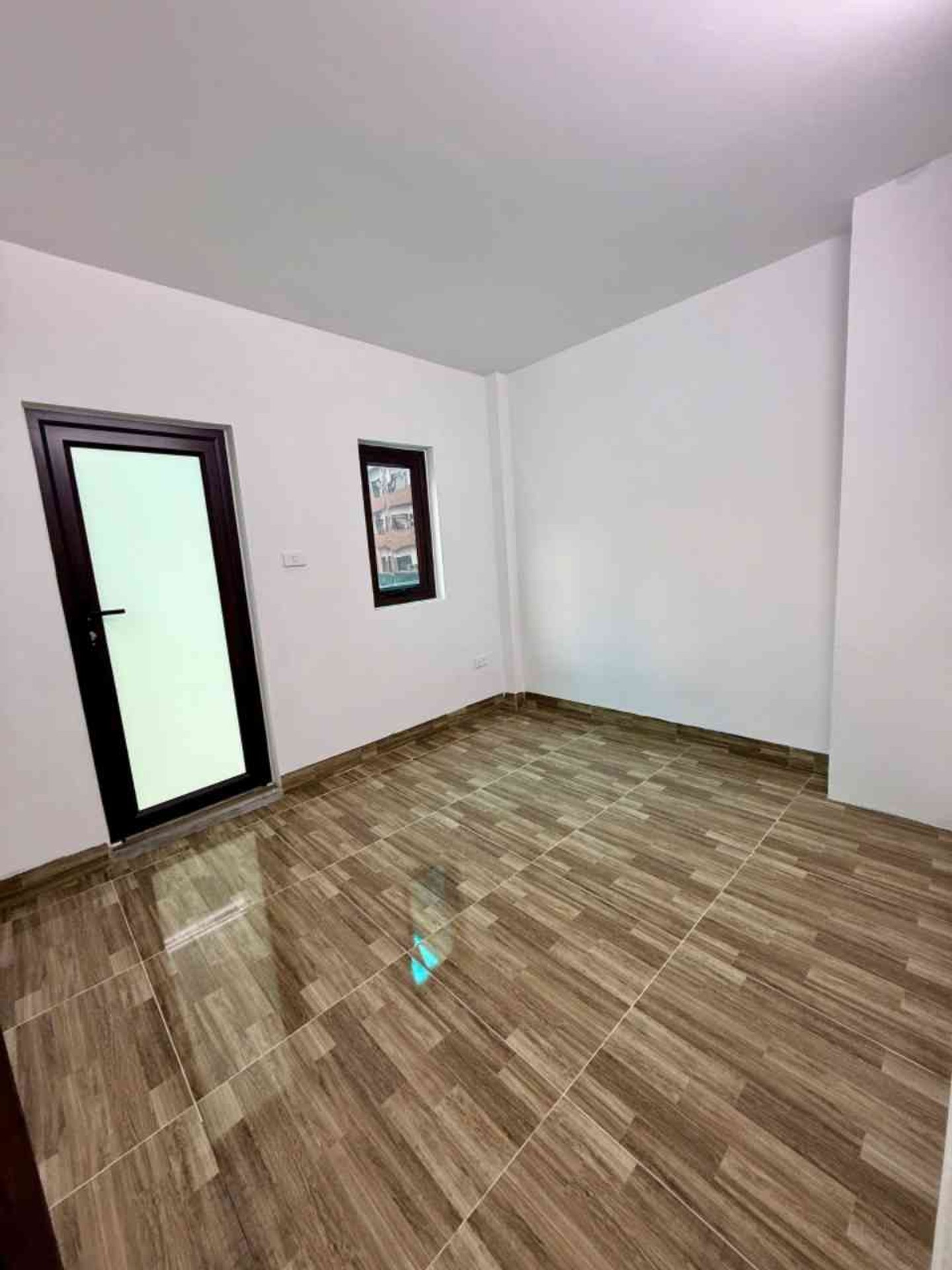 Bán nhà Tân Mai - diện tích 26m2 5 tầng - Nhà đẹp đủ công năng - giá 8,6 tỷ