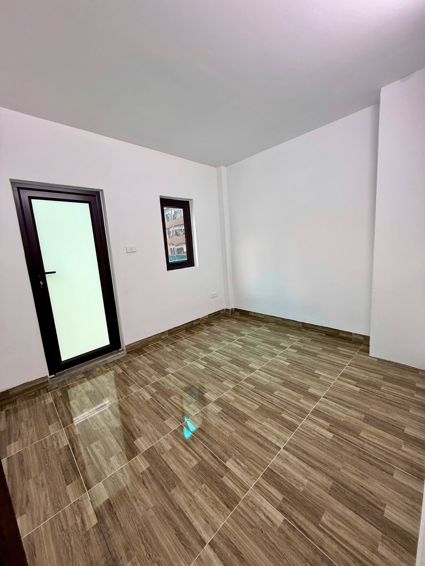 Bán nhà Tân Mai - diện tích 26m2 5 tầng - Nhà đẹp đủ công năng - giá 8,6 tỷ