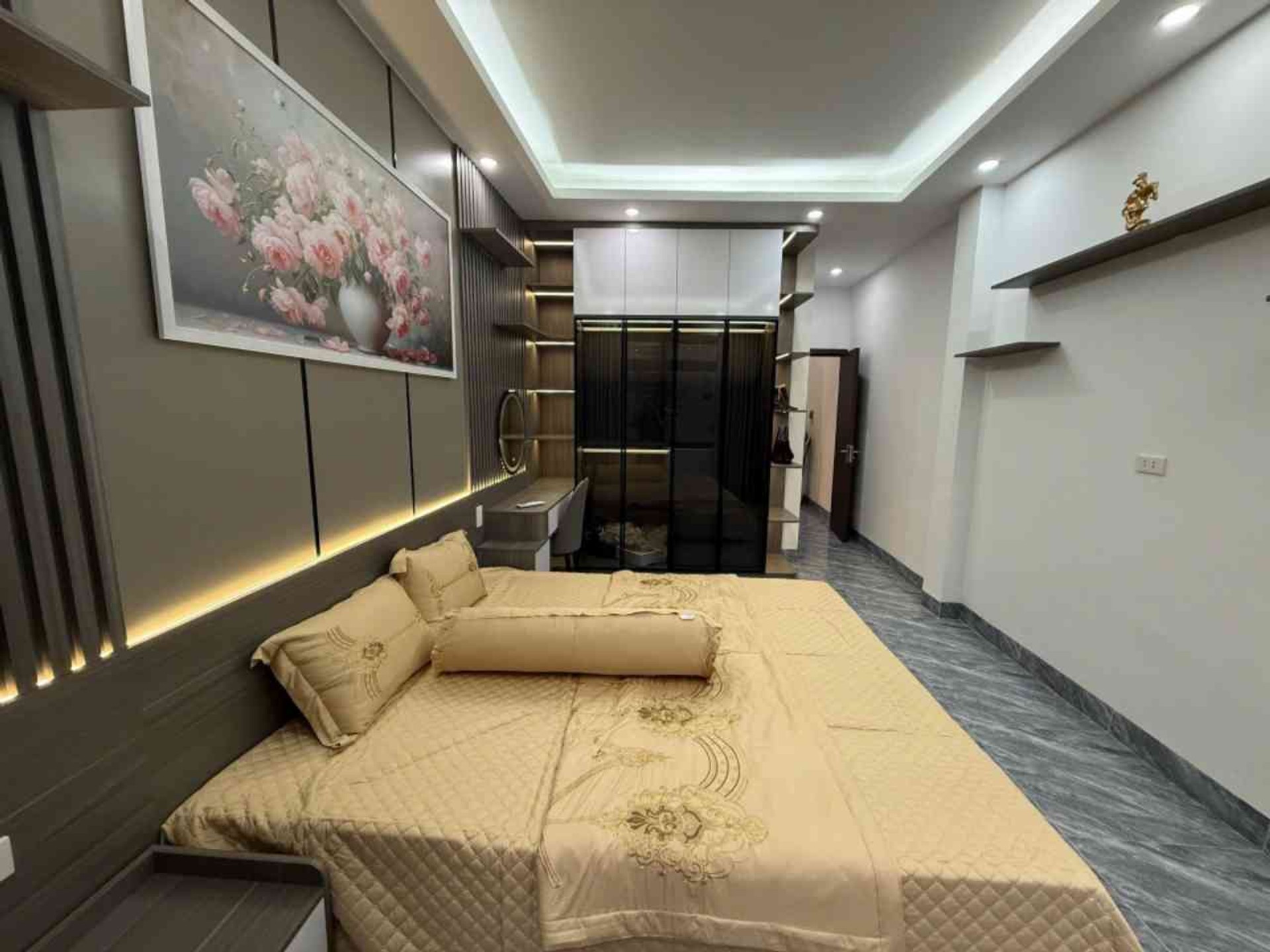 Bán nhà Tân Mai - diện tích 26m2 5 tầng - Nhà đẹp đủ công năng - giá 8,6 tỷ
