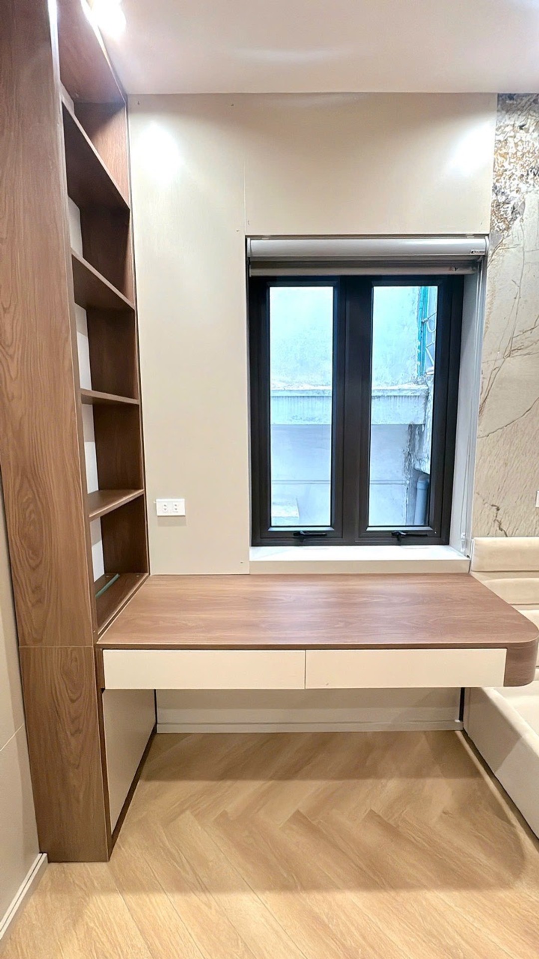 Bán nhà Hoàng Văn Thái - diện tích 50m2 6 tầng - Thang máy - giá 14,5 tỷ