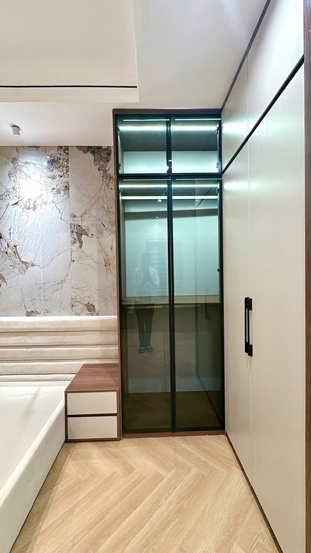 Bán nhà Hoàng Văn Thái - diện tích 50m2 6 tầng - Thang máy - giá 14,5 tỷ