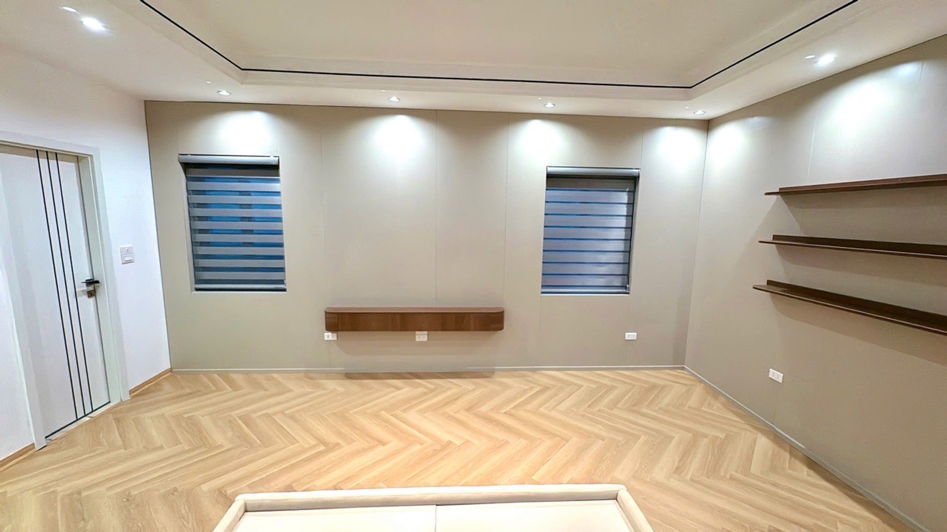 Bán nhà Hoàng Văn Thái - diện tích 50m2 6 tầng - Thang máy - giá 14,5 tỷ