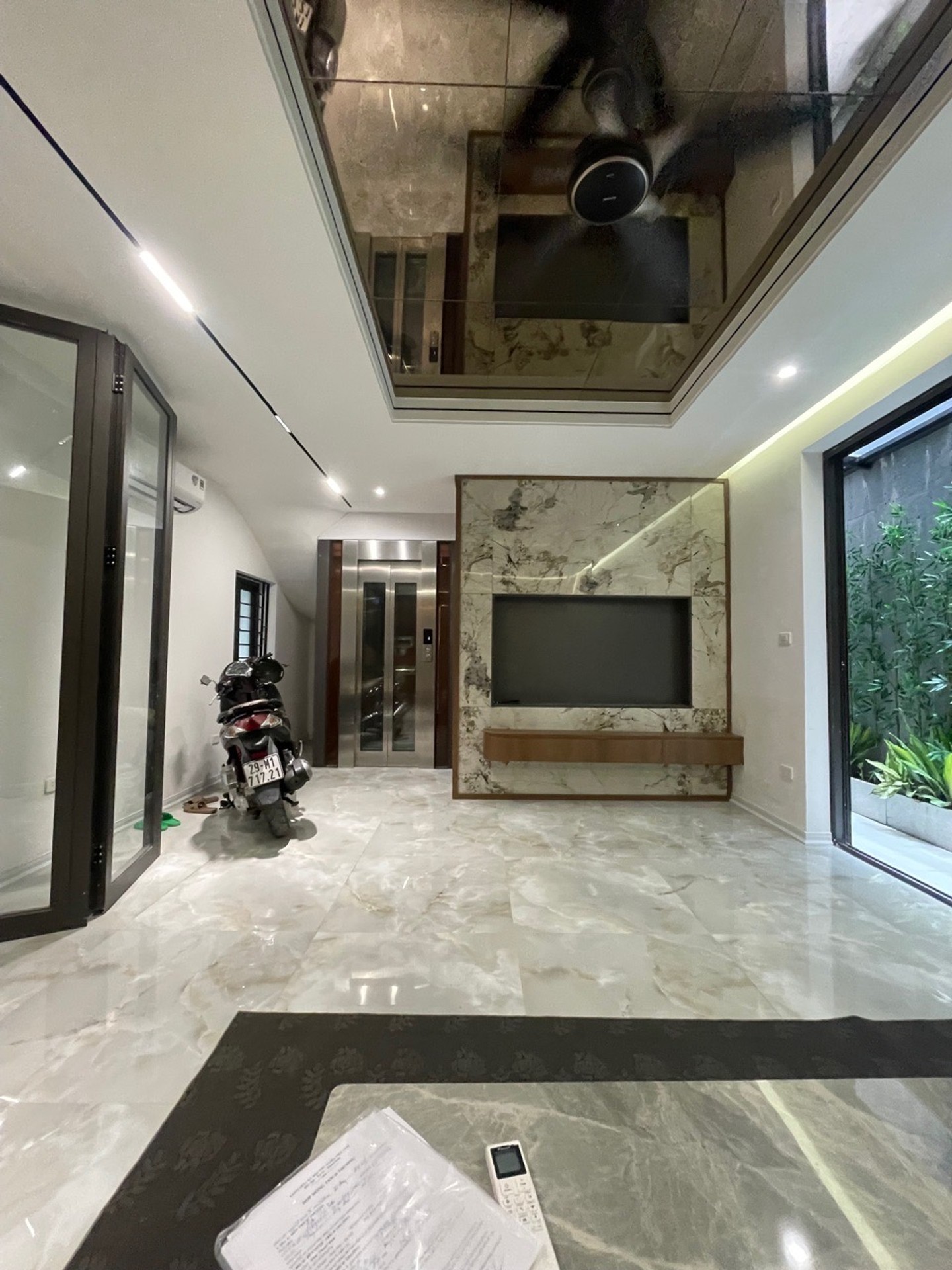 Bán nhà Hoàng Văn Thái - diện tích 50m2 6 tầng - Thang máy - giá 14,5 tỷ