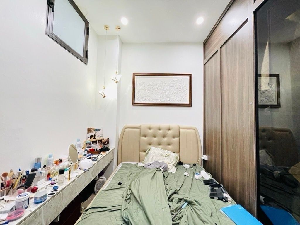 Bán nhà Hoàng Mai - diện tích 70m2 2 tầng - Ô TÔ - giá 23,5 tỷ