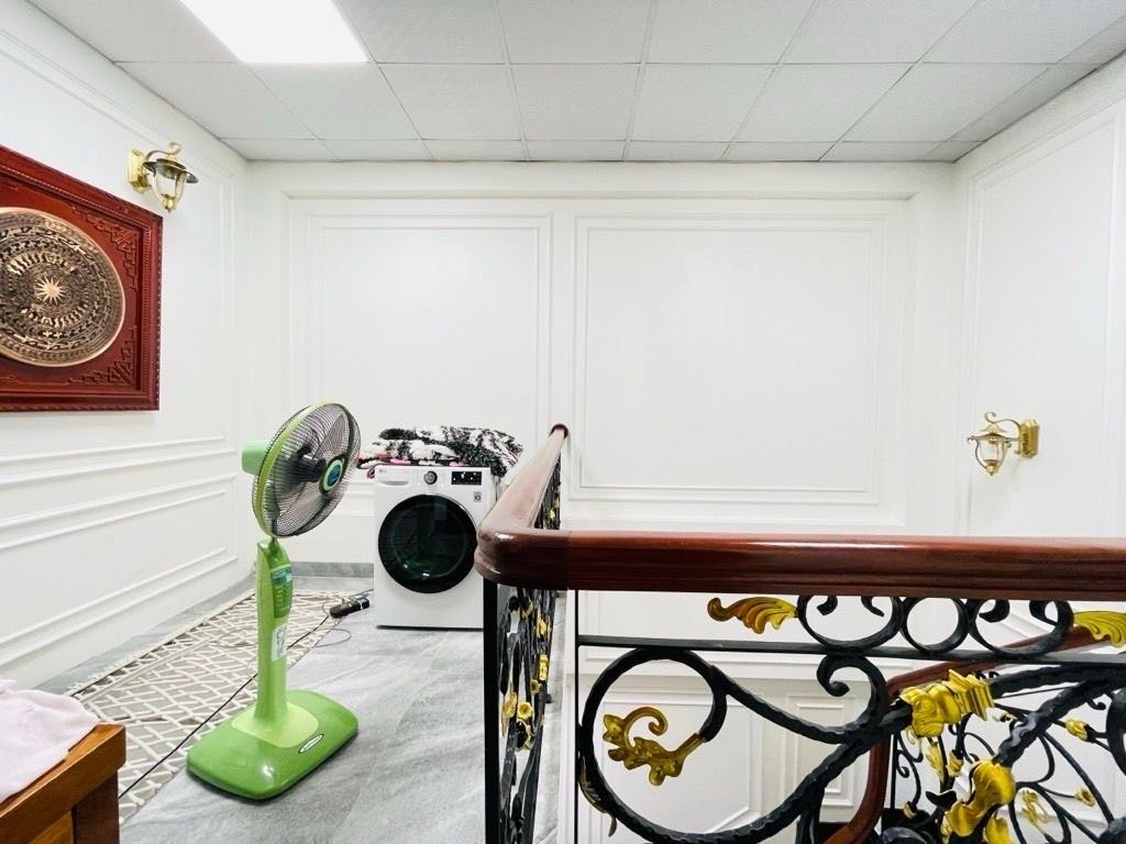 Bán nhà Hoàng Mai - diện tích 70m2 2 tầng - Ô TÔ - giá 23,5 tỷ