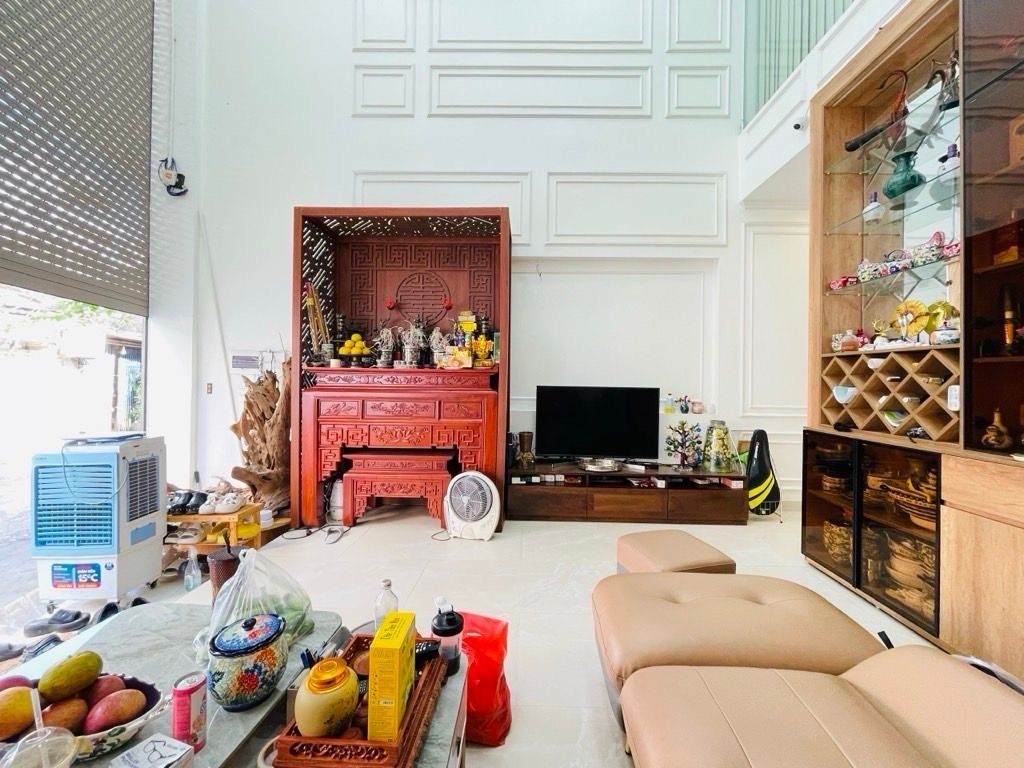 Bán nhà Hoàng Mai - diện tích 70m2 2 tầng - Ô TÔ - giá 23,5 tỷ