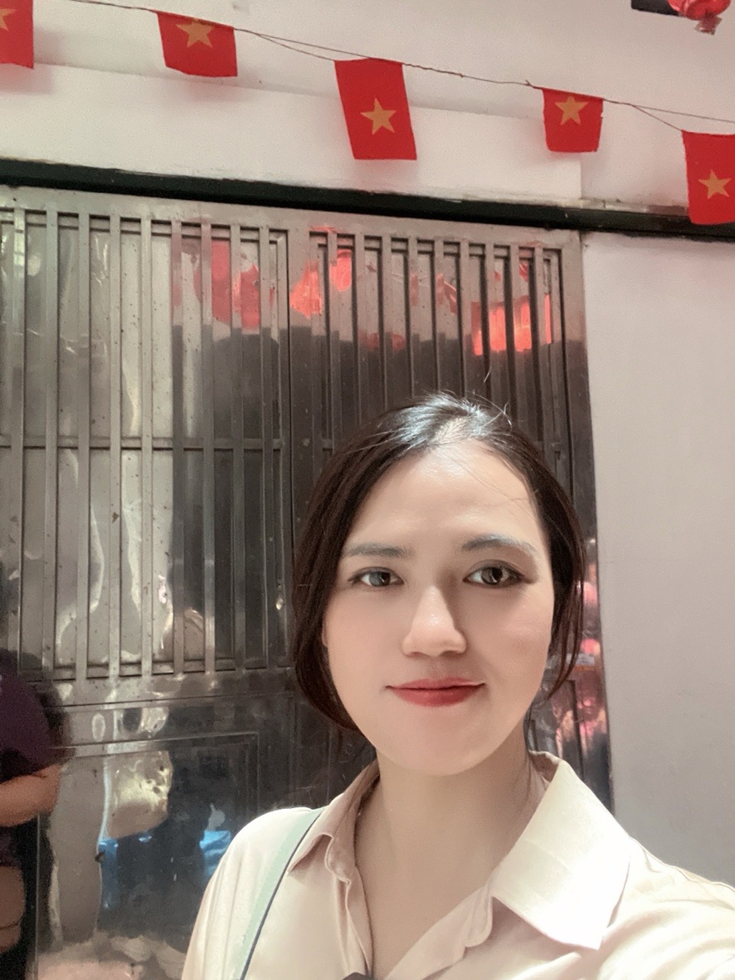 Bán nhà A11 - diện tích 12m2 5 tầng - ô tô đỗ cửa - giá 3,2 tỷ