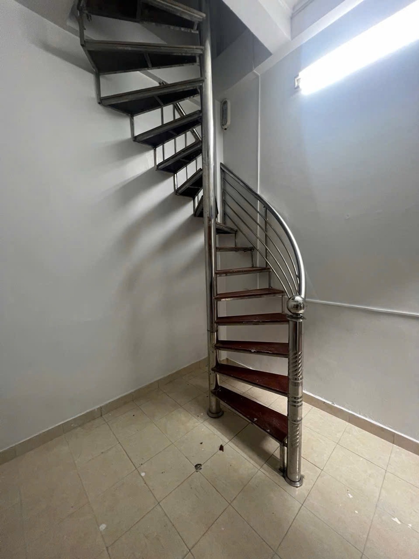 Bán nhà A11 - diện tích 12m2 5 tầng - ô tô đỗ cửa - giá 3,2 tỷ