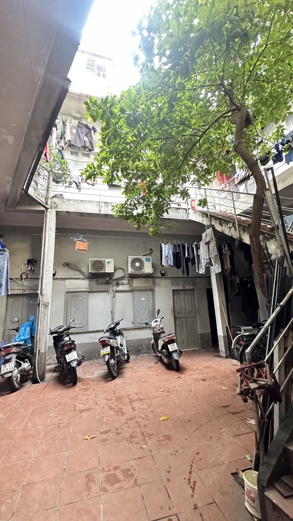 Bán nhà Minh Khai - diện tích 306.4m2 2 tầng - Mảnh đất nở hậu, 32 phòng trọ khép kín - giá 21,9 tỷ