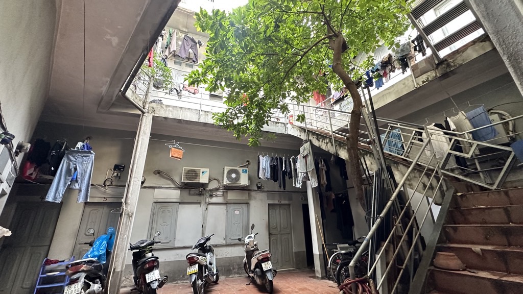 Bán nhà Minh Khai - diện tích 306.4m2 2 tầng - Mảnh đất nở hậu, 32 phòng trọ khép kín - giá 21,9 tỷ