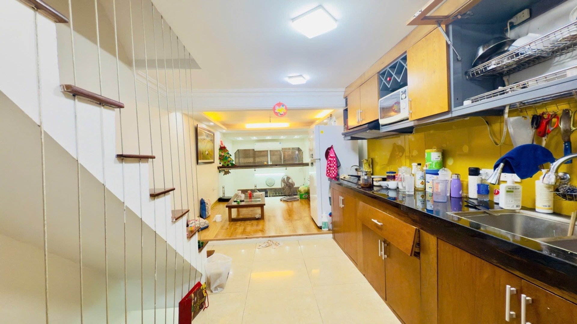 Bán nhà Hào Nam - diện tích 34m2 5 tầng - Mặt ngõ thông các ngả - giá 9,6 tỷ
