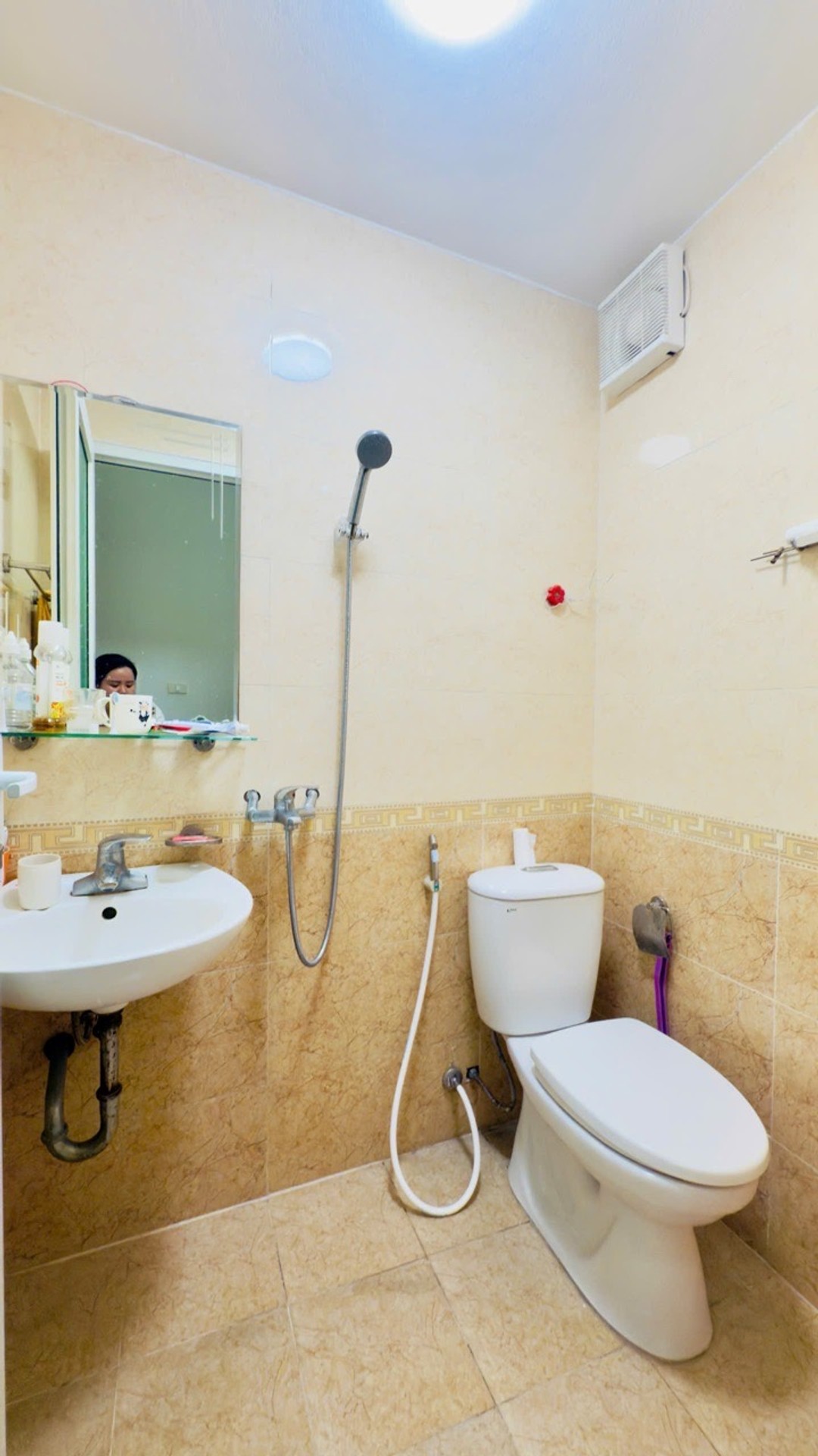 Bán nhà Hào Nam - diện tích 34m2 5 tầng - Mặt ngõ thông các ngả - giá 9,6 tỷ