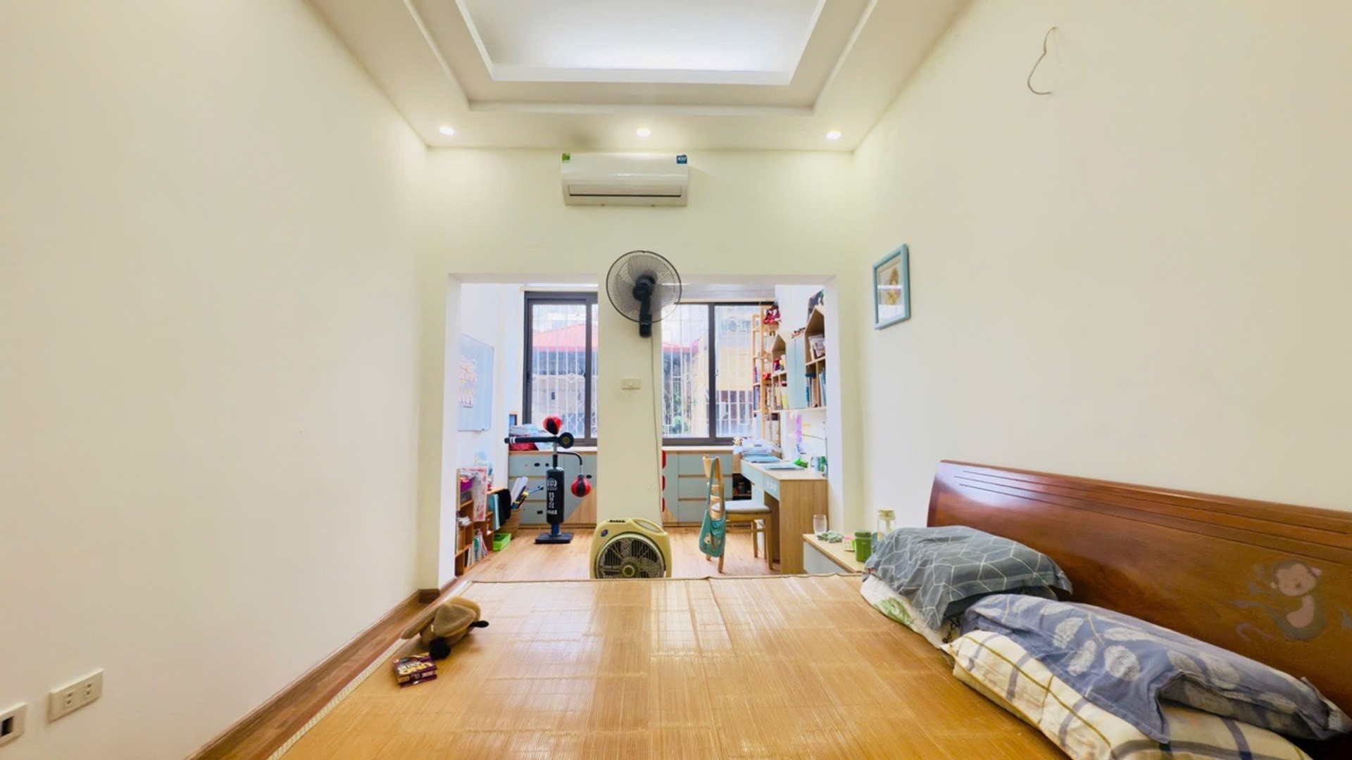 Bán nhà Hào Nam - diện tích 34m2 5 tầng - Mặt ngõ thông các ngả - giá 9,6 tỷ