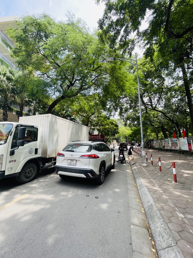 Bán nhà Khương Hạ - diện tích 400m2 1 tầng - Lô góc giữa ngã tư - giá 55 tỷ