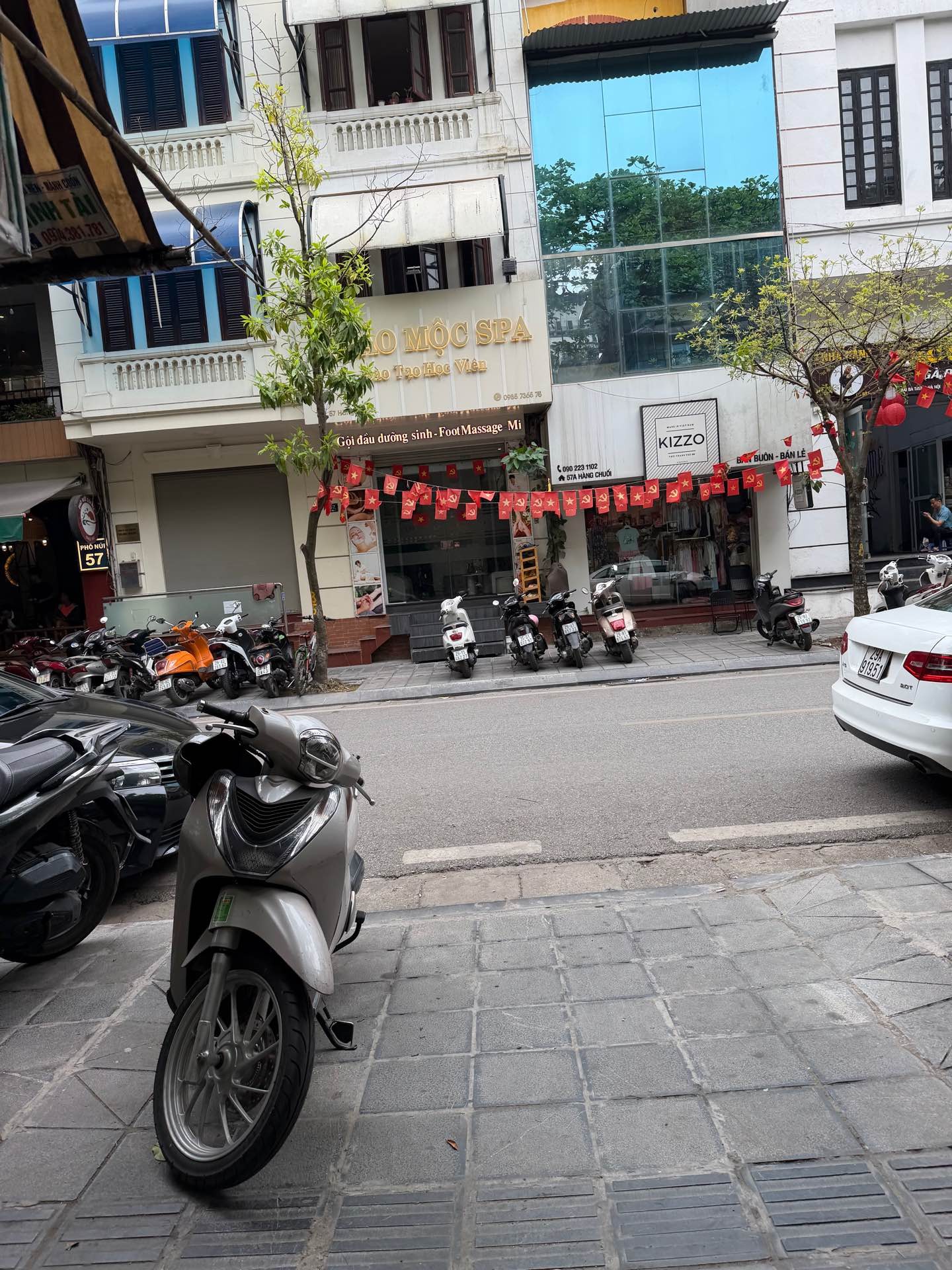 Bán nhà Hàng Chuối - diện tích 33m2 4 tầng - Nhà đẹp hiếm có - giá 14,2 tỷ