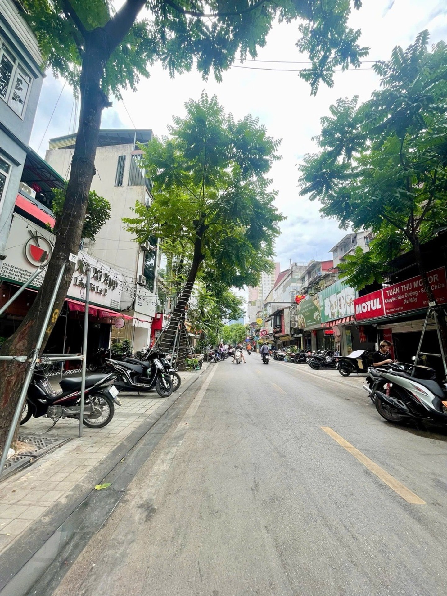 Bán nhà Nguyễn Văn Tuyết - diện tích 52m2 4 tầng - Kinh doanh sầm uất - giá 38 tỷ